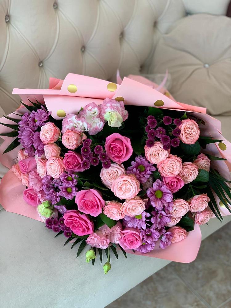 Букет цветов из: Хризантемы, Розы и Лизиантусы в Синьково