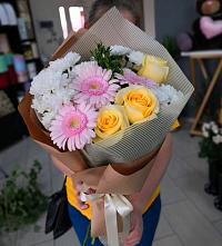 Букет цветов из:  Герберы, Розы и Хризантемы в Синьково