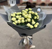 Букет Белые кустовые розы Солинеро в Синьково