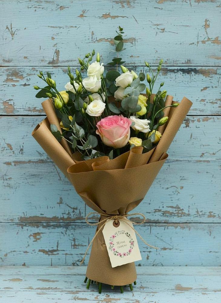 Букет цветов из: Розы и Лизиантусы в Синьково