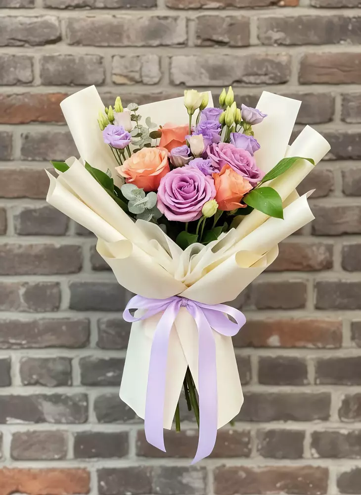 Букет цветов из: Лизиантусы и Розы в Синьково