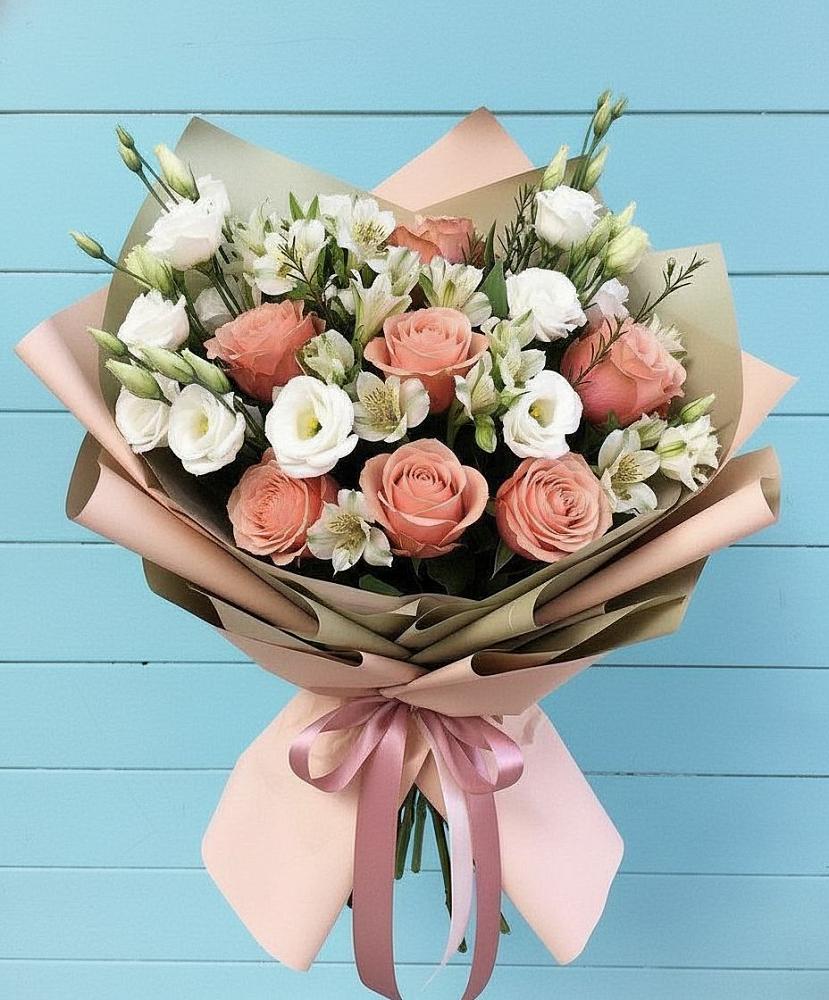 Букет цветов из: Розы, Альстромерии и Лизиантусы в Синьково