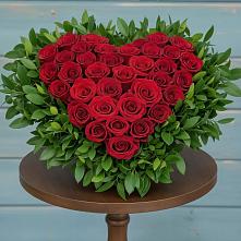 Цветочная композиция из Розы в виде сердца в Синьково