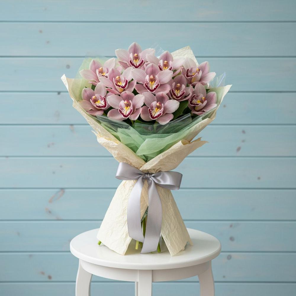 Букет цветов из: Орхидеи и Розы в Синьково