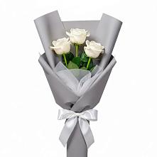 Букет 3 белые розы в Синьково