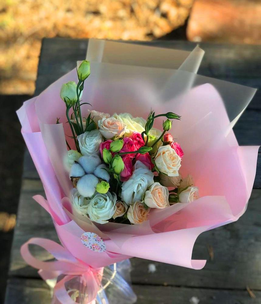 Букет цветов из: Розы и Лизиантусы в Синьково