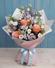 Букет цветов из:  Лизиантусы, Розы, Альстромерии и Гипсофила в Синьково