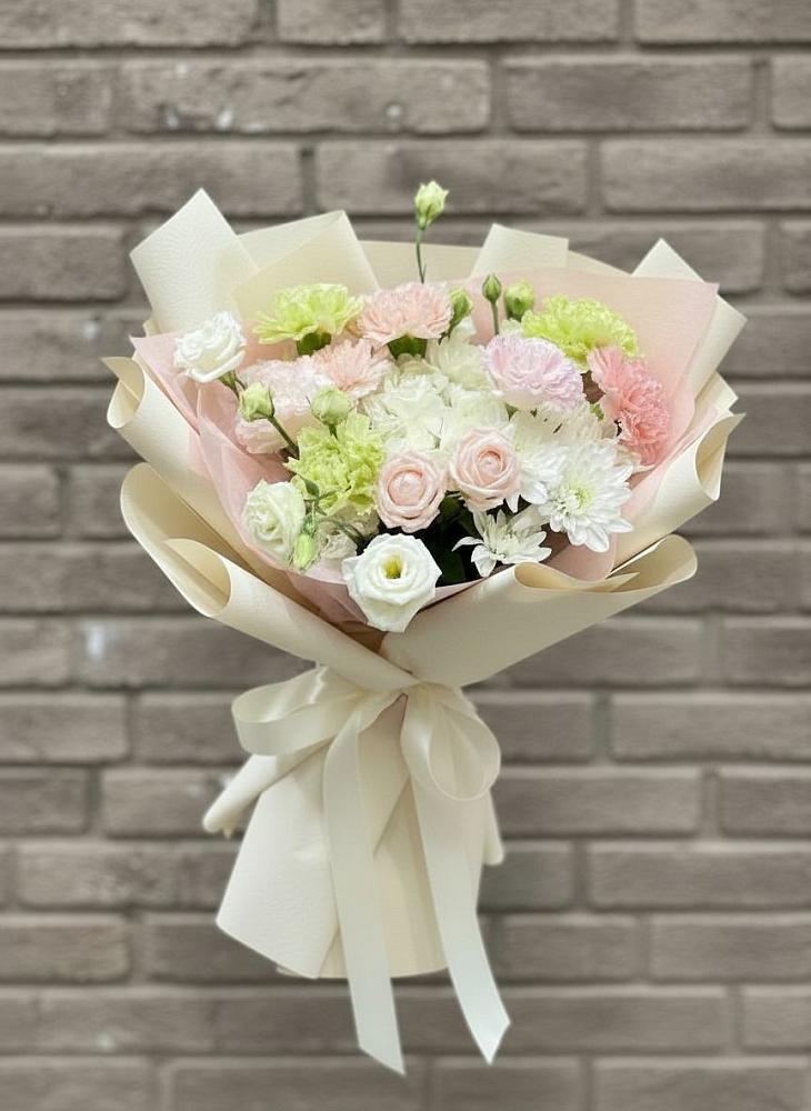 Букет цветов из: Гвоздики, Розы, Лизиантусы и Хризантемы в Синьково