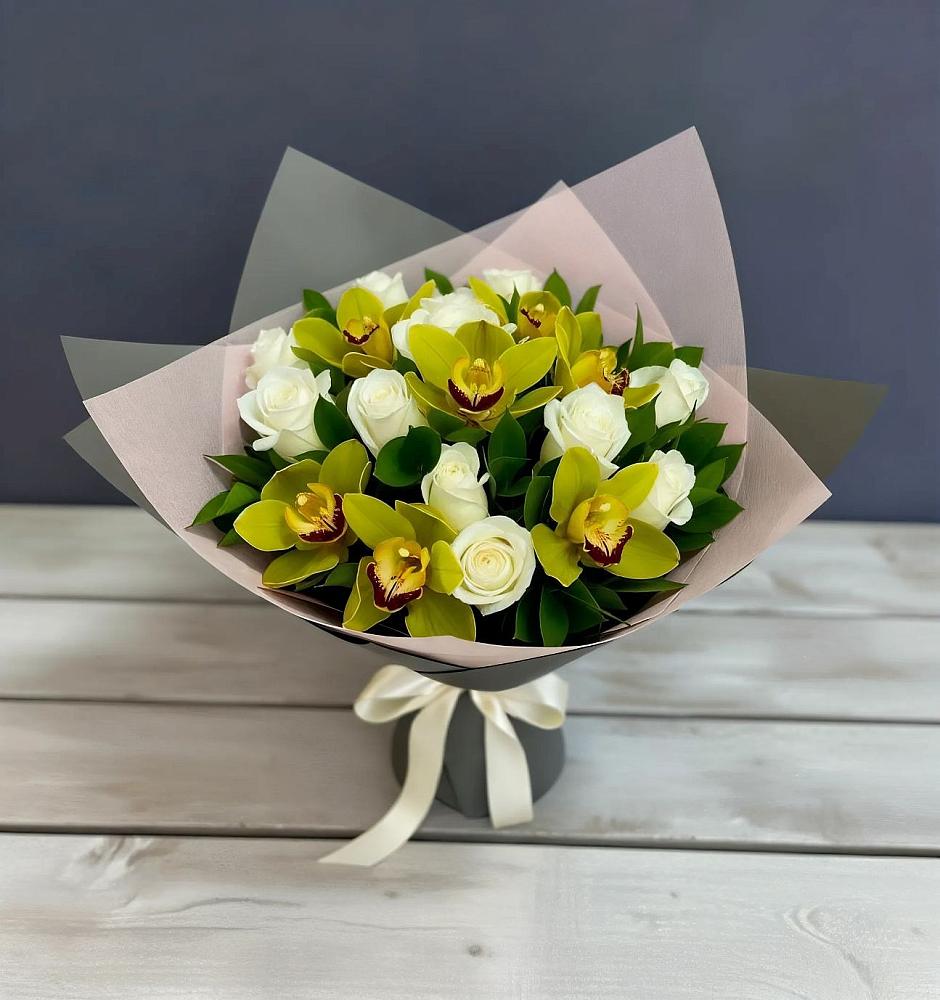 Букет цветов из: Орхидеи и Розы в Синьково