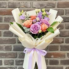 Букет цветов из:  Лизиантусы и Розы в Синьково