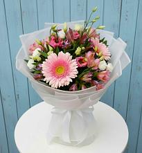 Букет цветов из:  Герберы, Альстромерии и Лизиантусы в Синьково