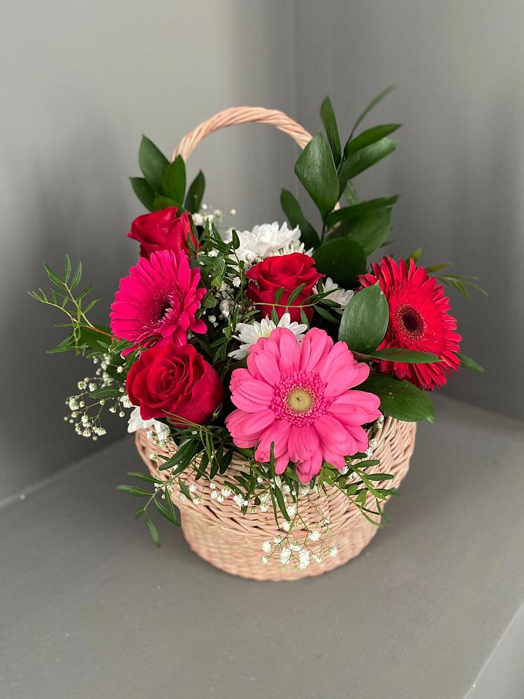 Цветочная композиция из Розы, Хризантемы и Герберы в корзине в Синьково