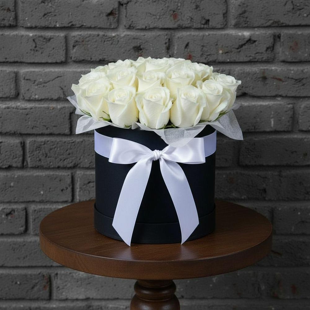 Цветочная композиция из Розы в шляпной коробке в Синьково