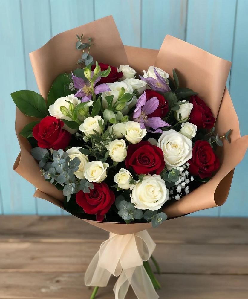 Букет цветов из: Розы и Альстромерии в Синьково