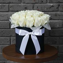 Цветочная композиция из Розы в шляпной коробке в Синьково